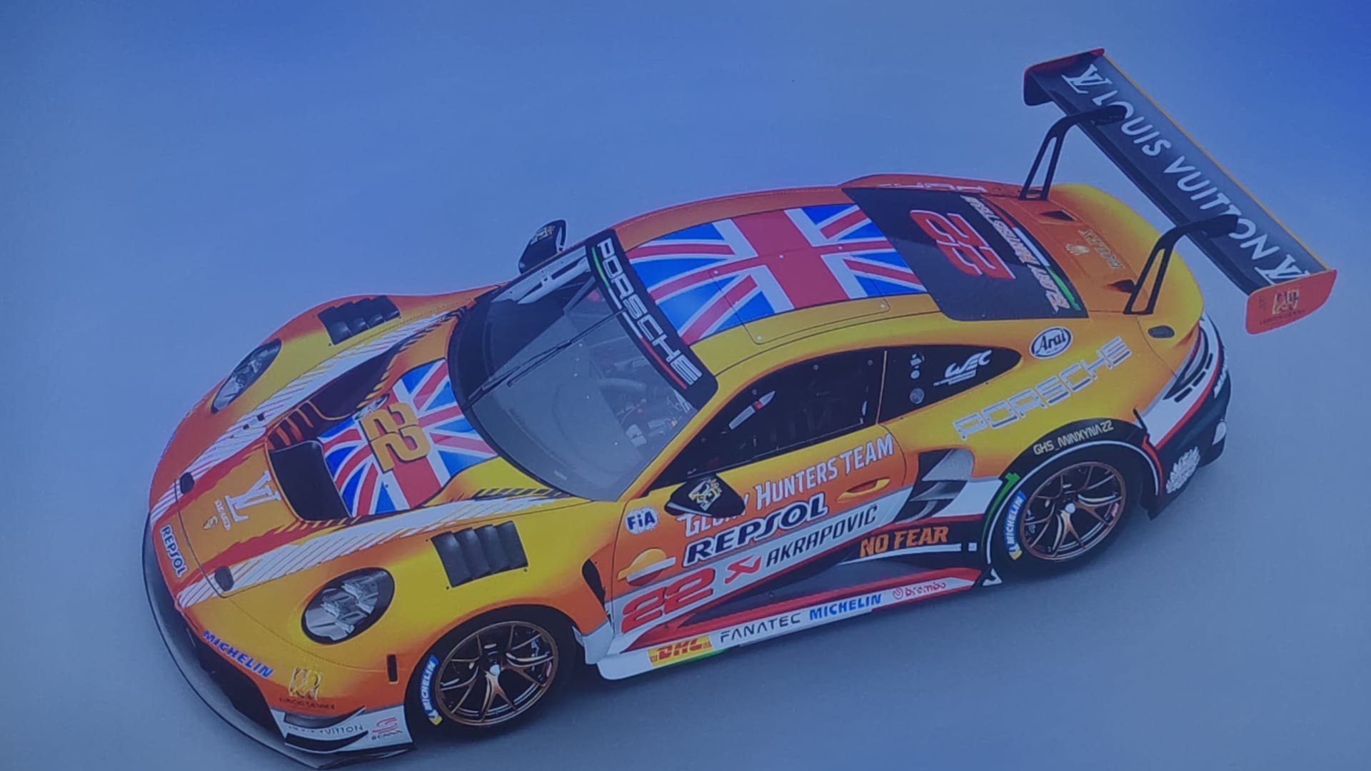 Porsche 911 GT3 #22 — 3/4